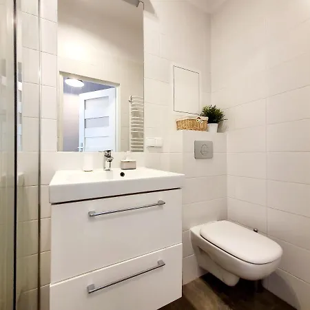 Studio&apartment 100 Metrow Do Plazy Apartment *
