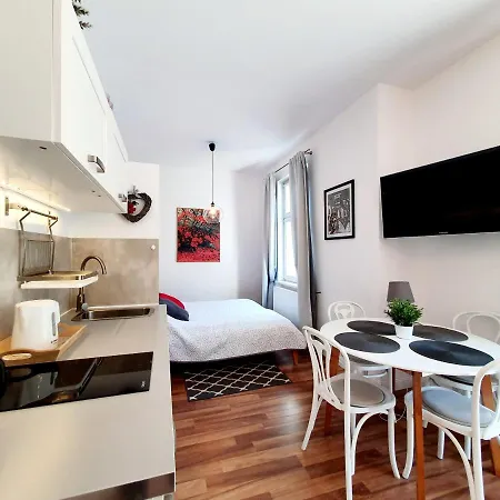 Studio&apartment 100 Metrow Do Plazy Apartman Sopot
