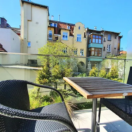 Studio&apartment 100 Metrow Do Plazy Apartman *