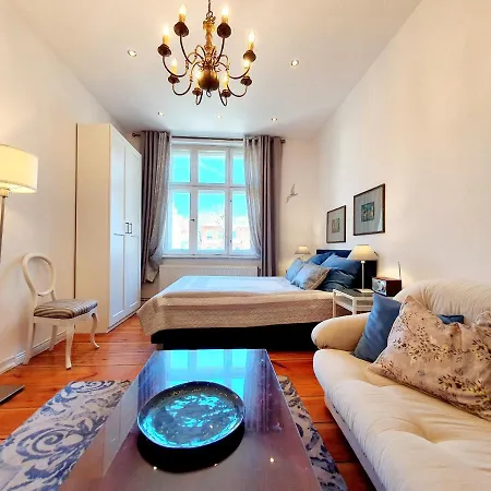 Studio&apartment 100 Metrow Do Plazy Apartment